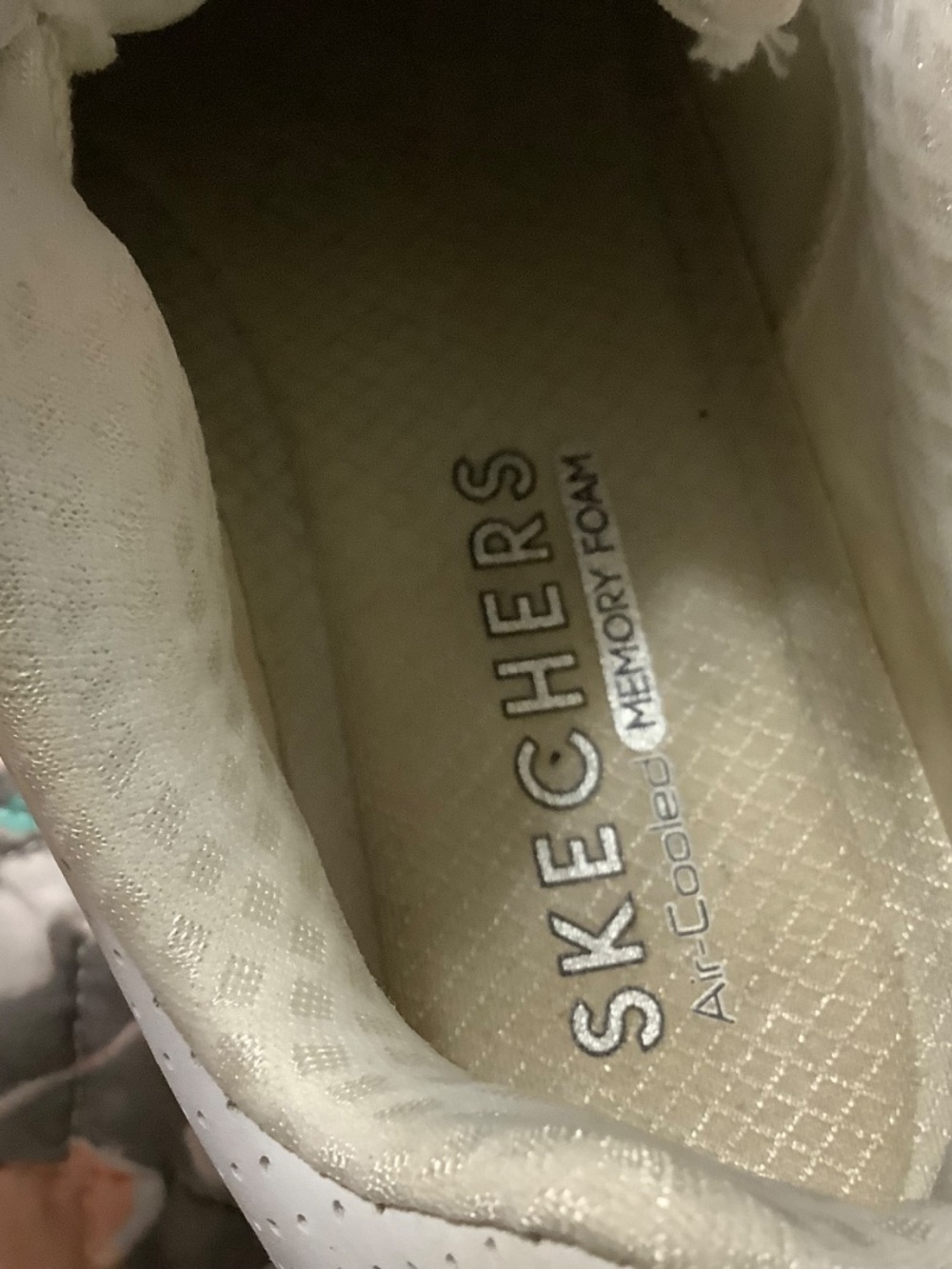 Sketchers size 8 shoes. - Picture 3 of 5